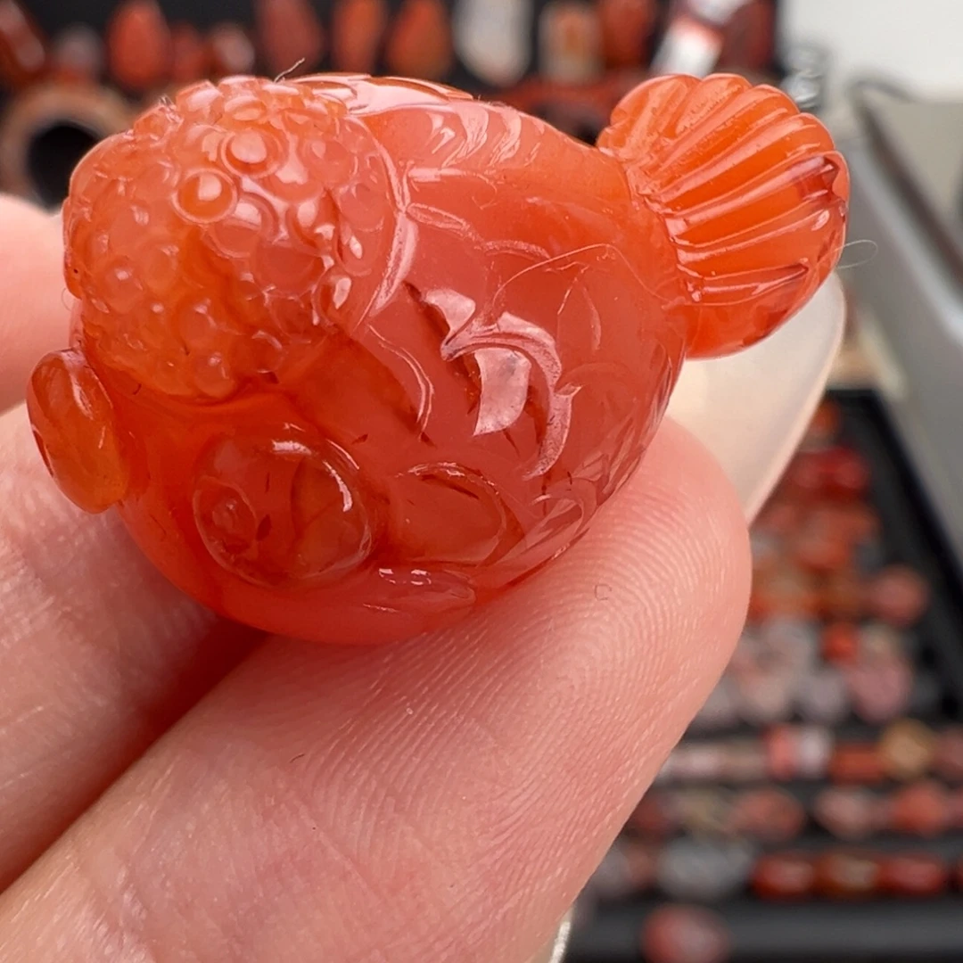 南红玛瑙未镶嵌颈饰鱼吊坠