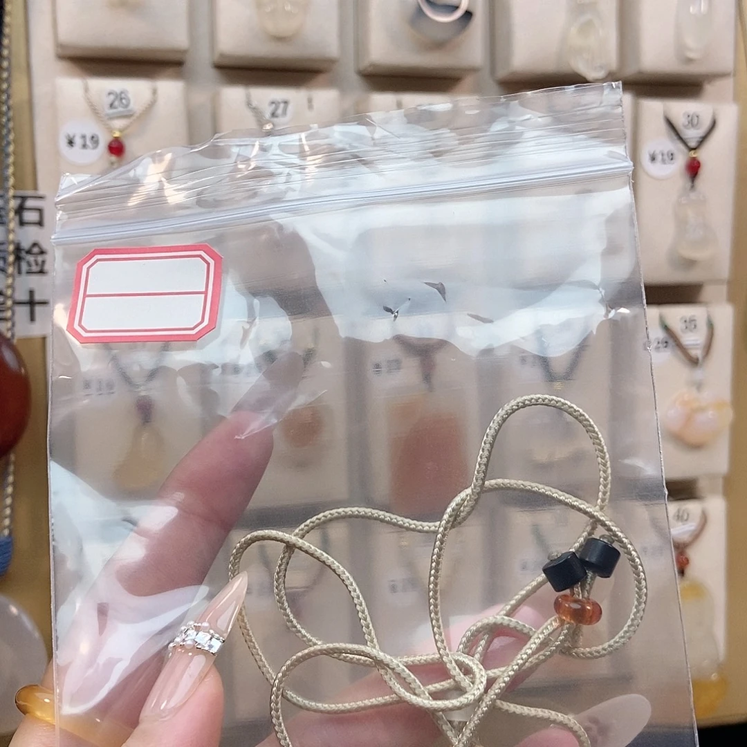 薯****玛瑙/玉髓未镶嵌颈饰