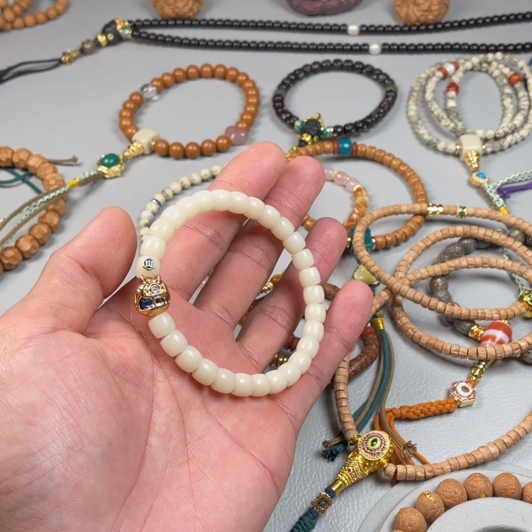 菩提根/象牙果吊坠。。。。。。。。。。。。。。。