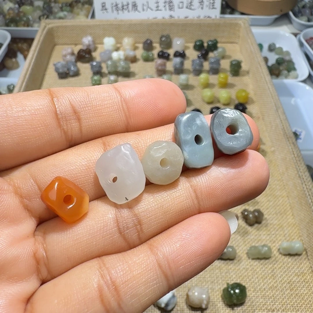 和田玉未镶嵌珠宝奇石