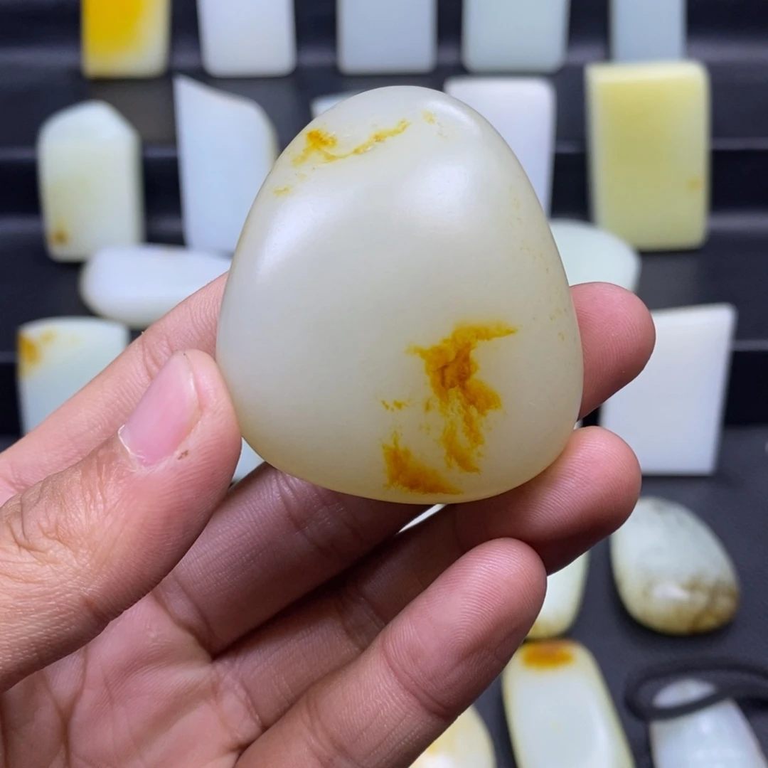 未镶嵌吊坠定制和田玉余***求