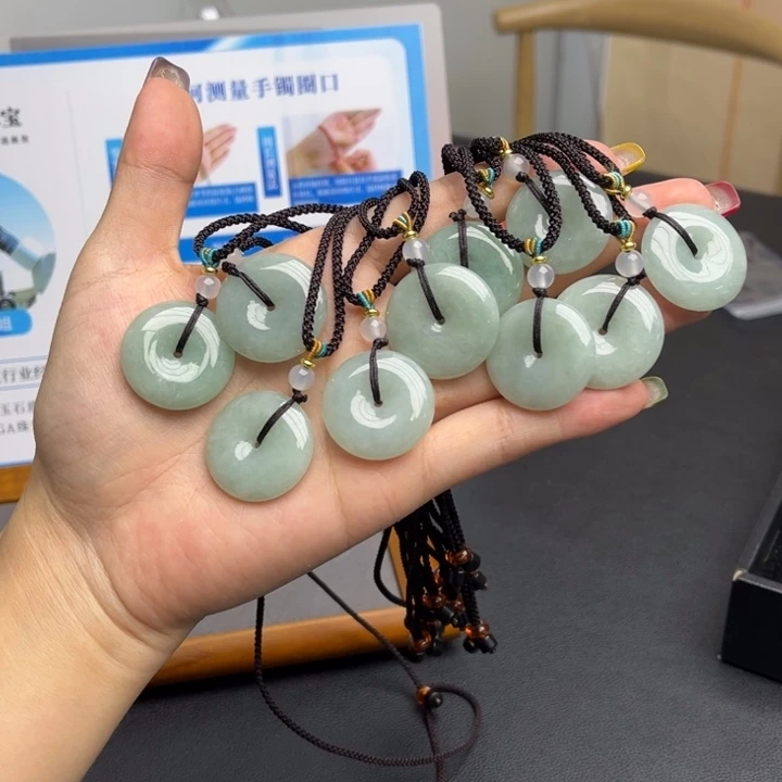 颈饰未镶嵌翡翠平安扣多样性发一