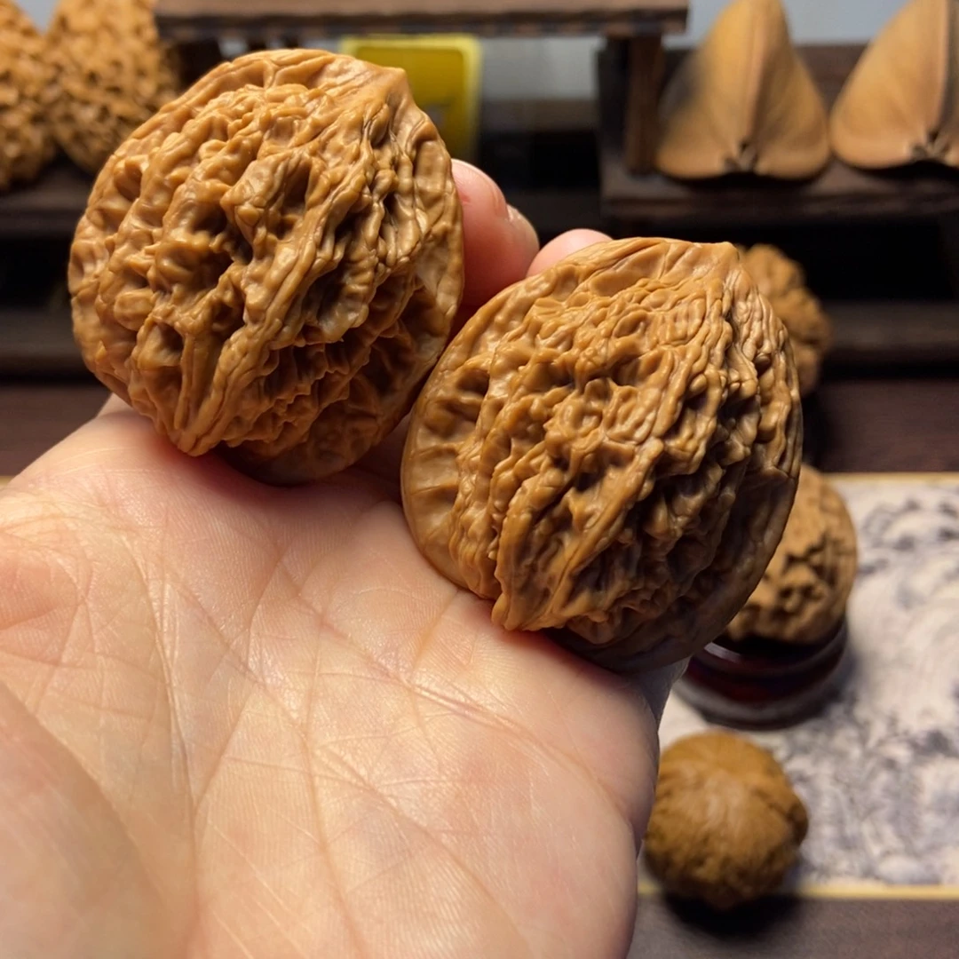 文玩核桃把件全品麦穗虎头42