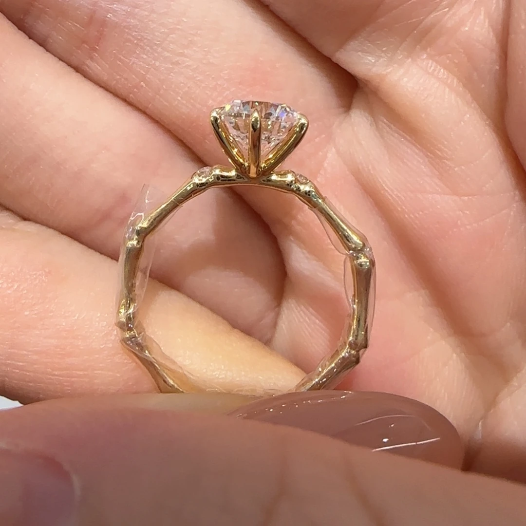 实验室培育钻石18K金镶嵌1卡竹节设计款