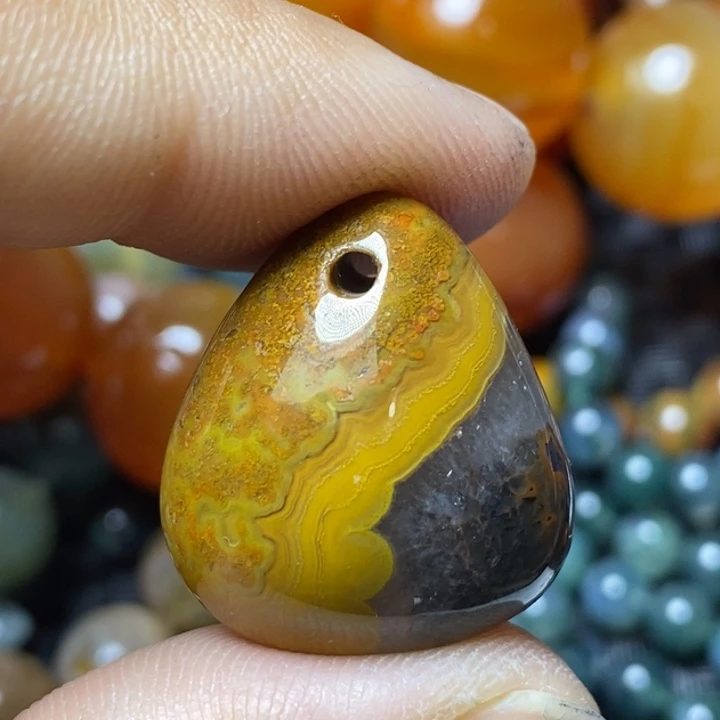 玛瑙/玉髓颈饰未镶嵌老***机