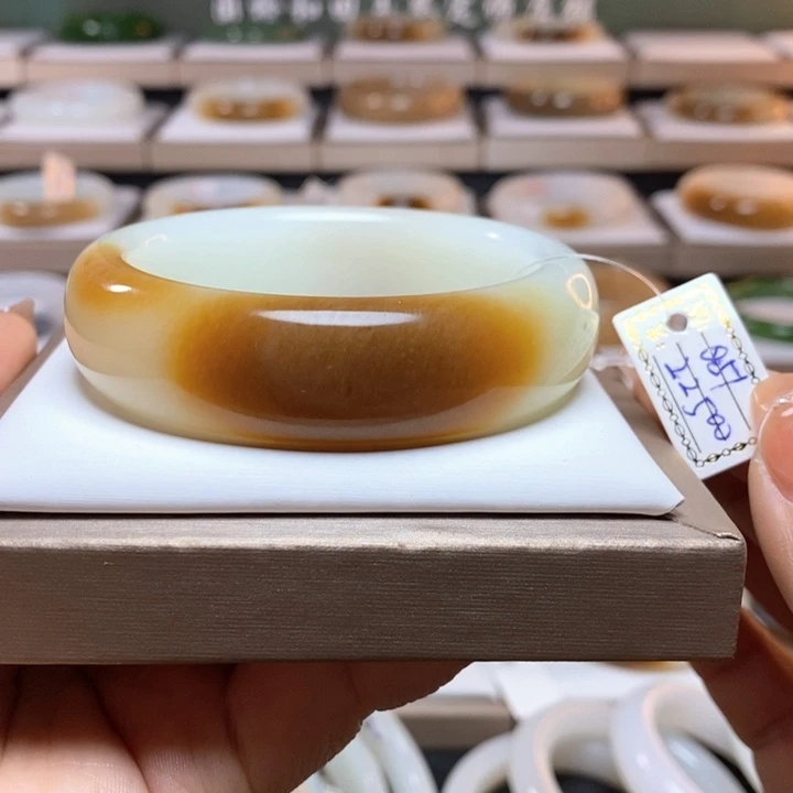 和田玉（糖玉）手镯57未镶嵌