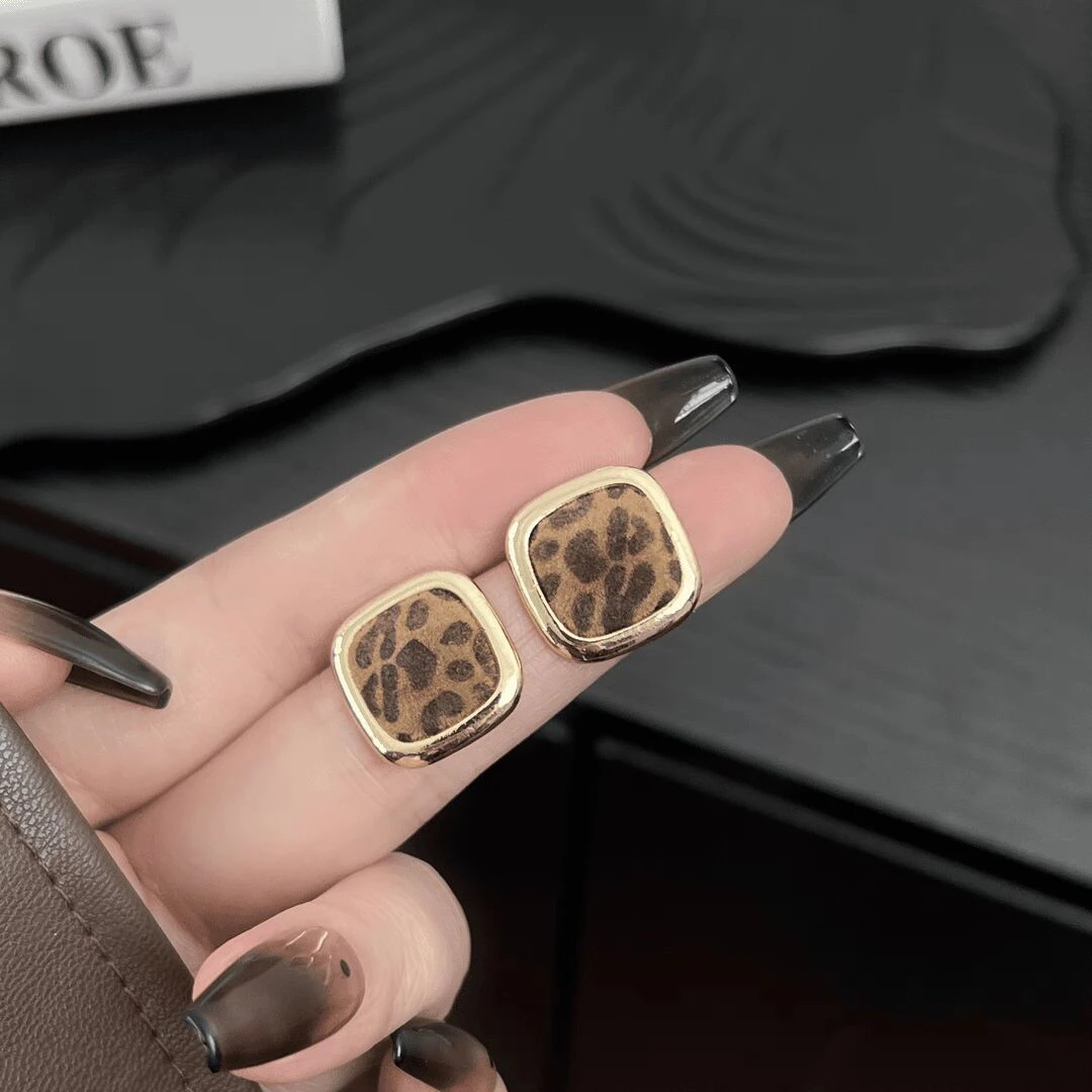 铜合金铜耳饰 秋冬复古港风豹纹耳环女2025新款耳钉高级感小众设