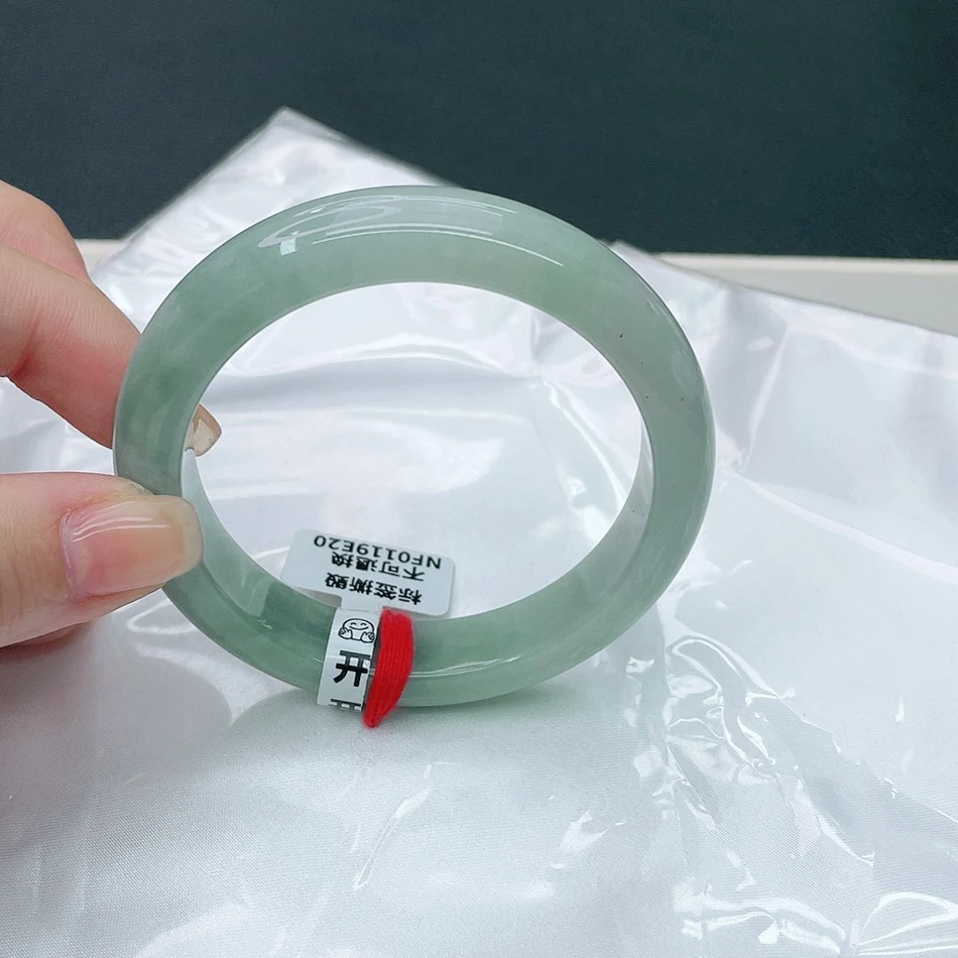 翡翠手镯未镶嵌正57.8