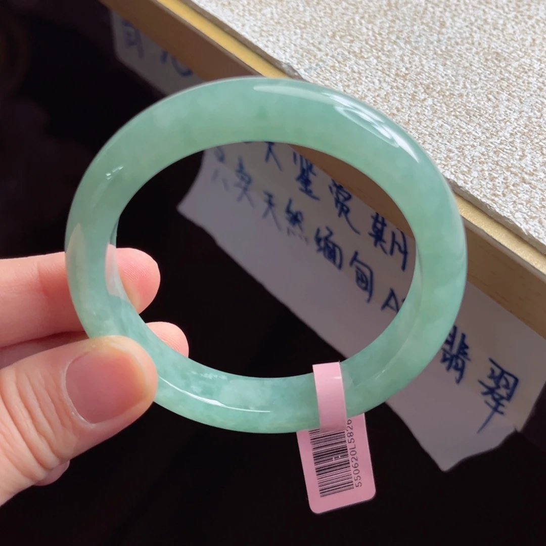 翡翠未镶嵌手镯手镯