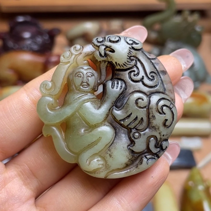 蛇纹石玉未镶嵌颈饰