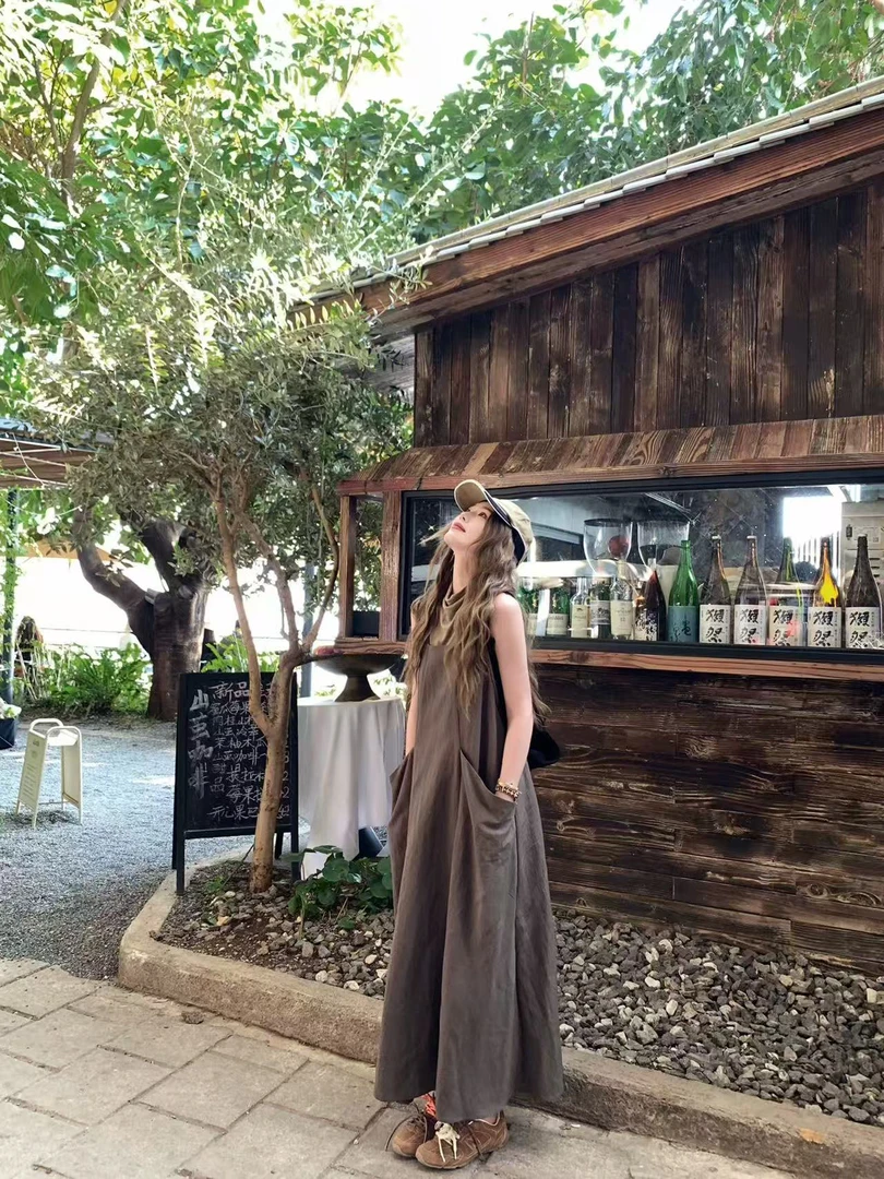 夏季新款轻奢山本风方口领大口袋设计感无袖工装背心长裙大衣青铜