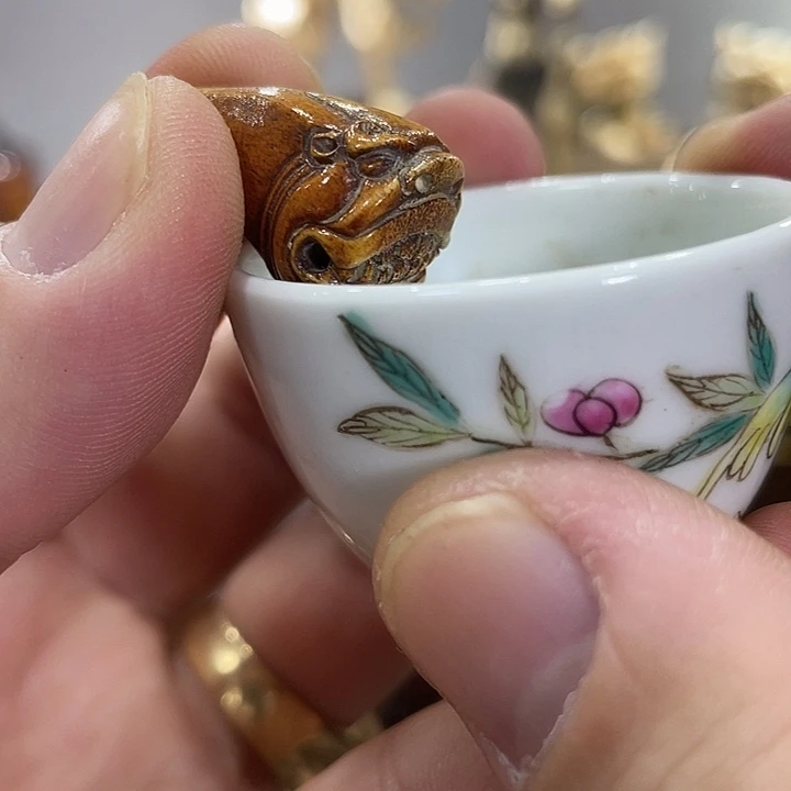 瓷片精致雕刻工艺