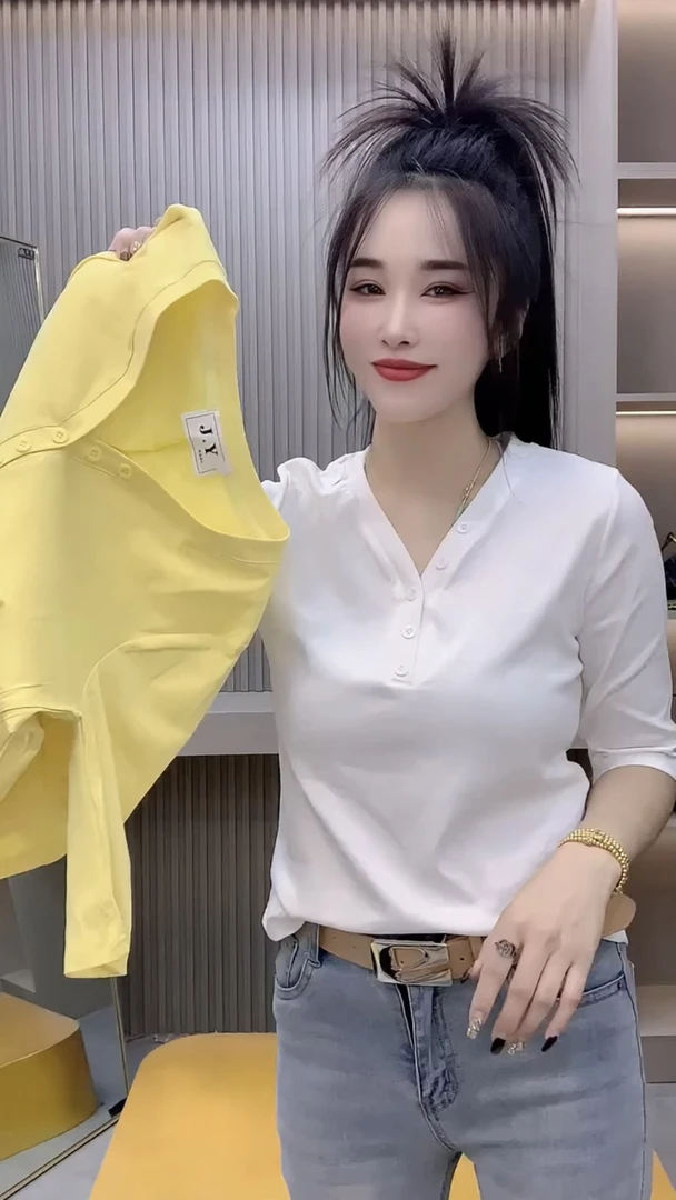 新款时尚百搭简约V领纽扣小设计弹力显瘦短袖T恤