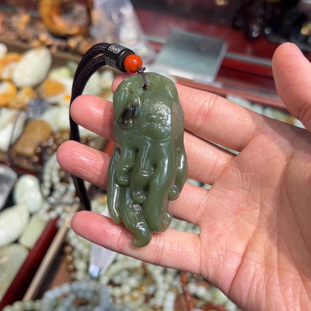 吊坠(赠链)未镶嵌和田玉学*工