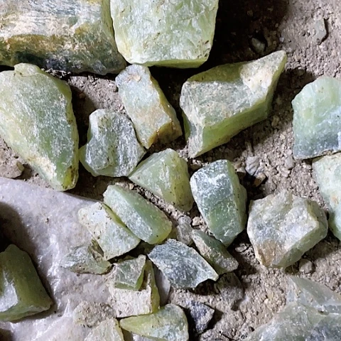 蛇纹石玉未镶嵌珠宝半成品