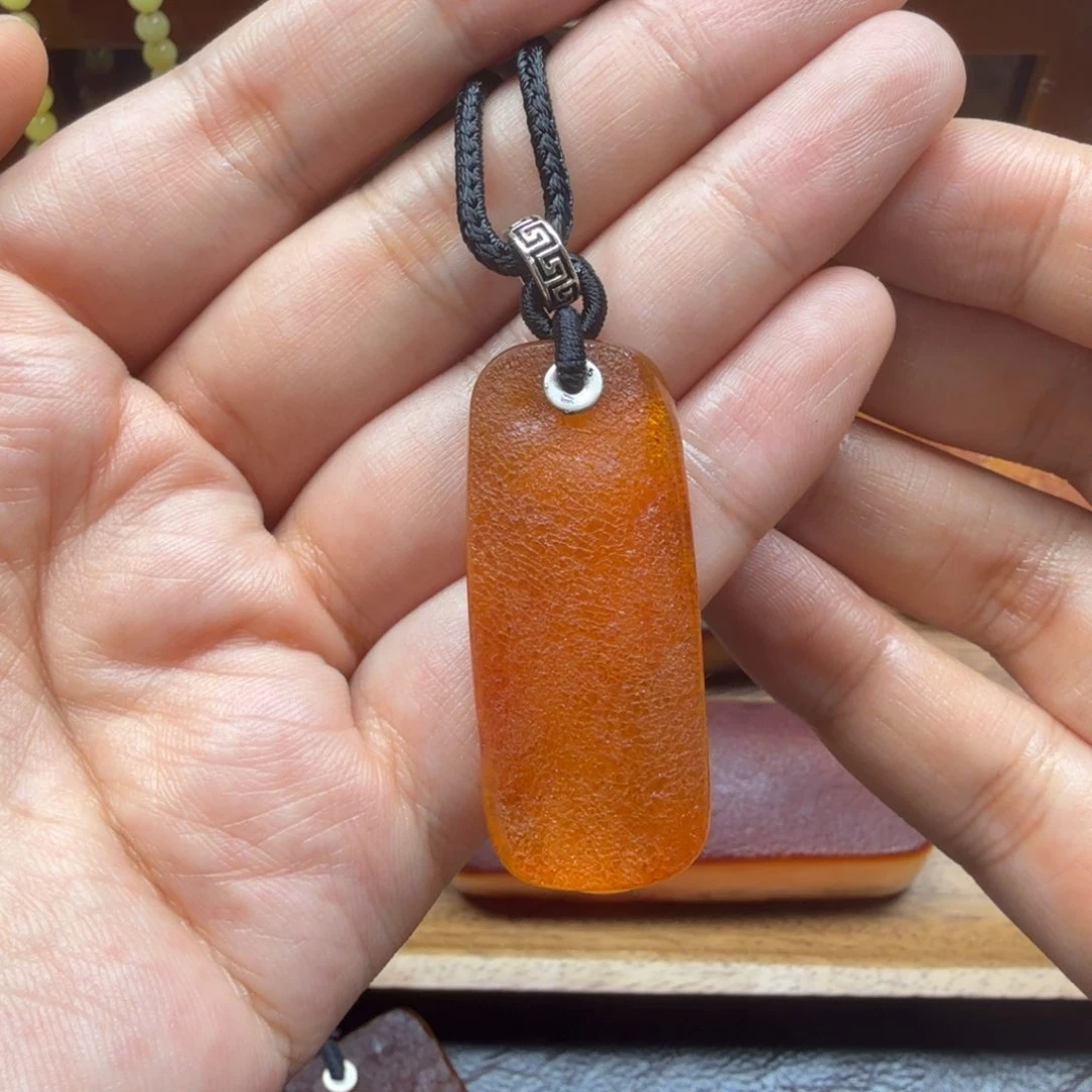 未镶嵌吊坠(赠链)琥珀