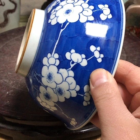 瓷陶瓷的设计师是一个