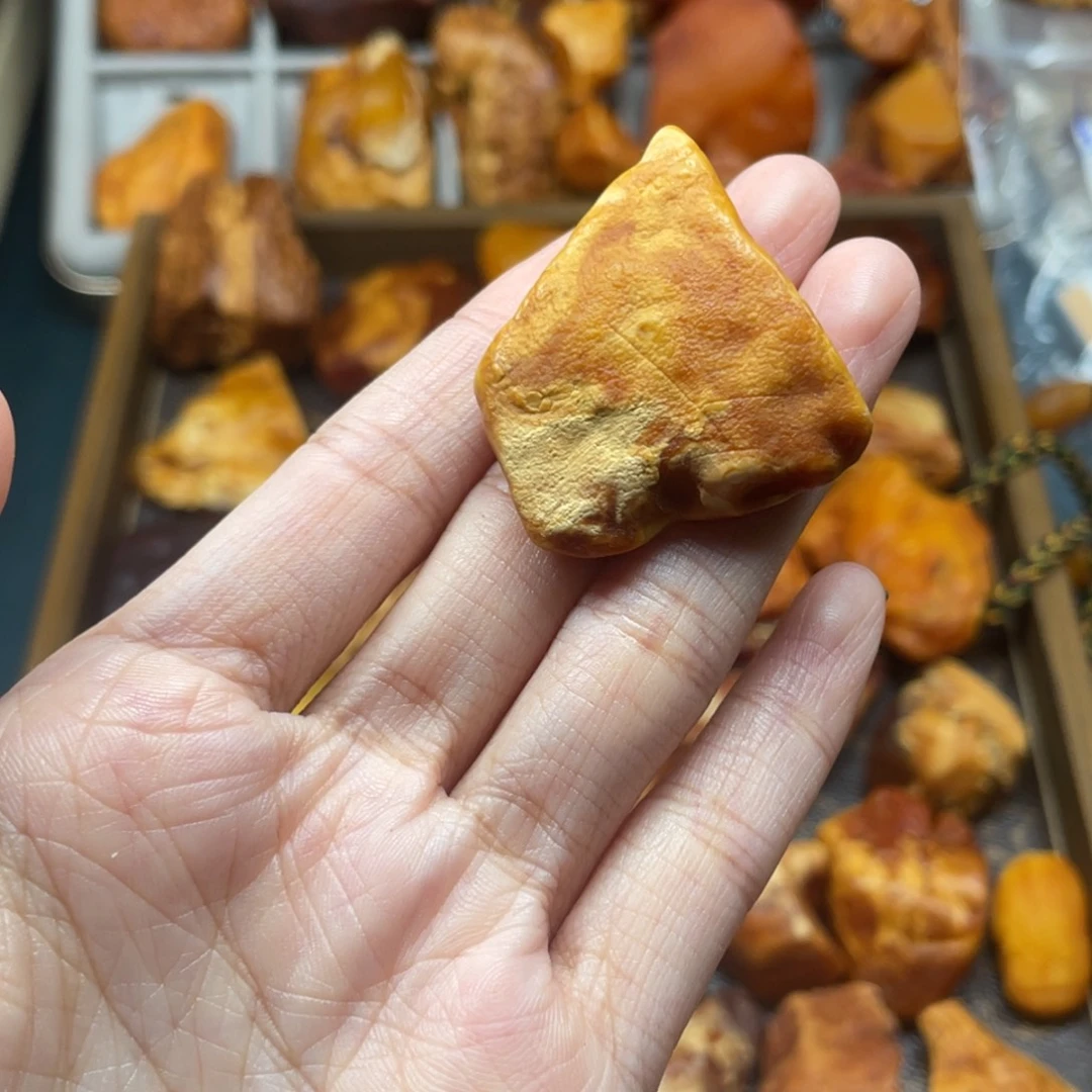 琥珀未镶嵌珠宝奇石