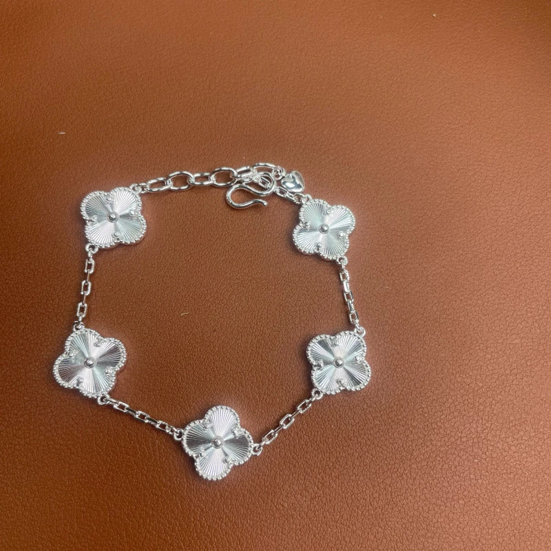 YZ034 开口四叶草手链  银色精品手链 无礼盒