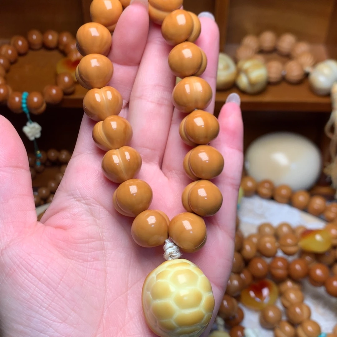 猴头核桃把件14高定屁桃手持富甲