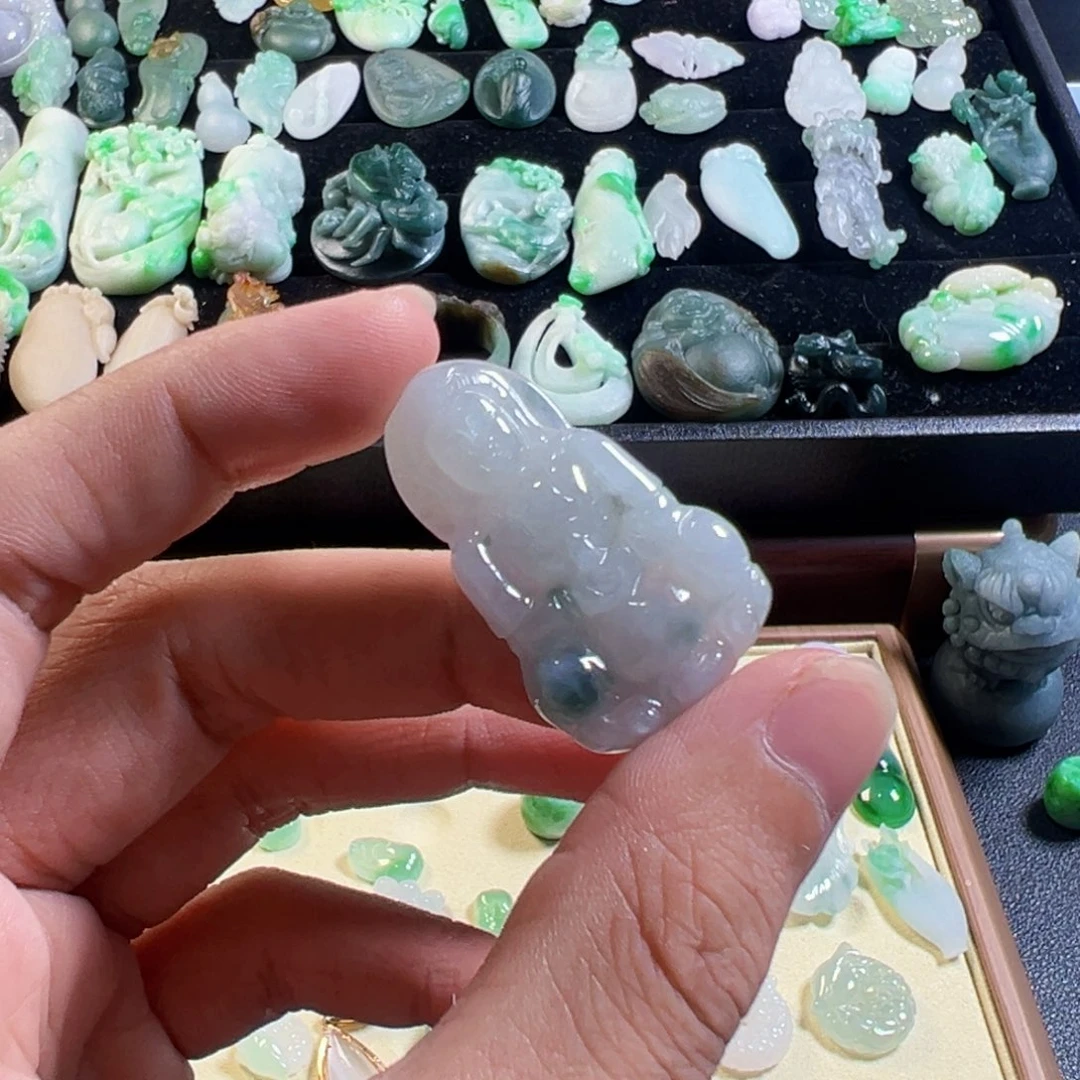 翡翠未镶嵌颈饰翡翠观音
