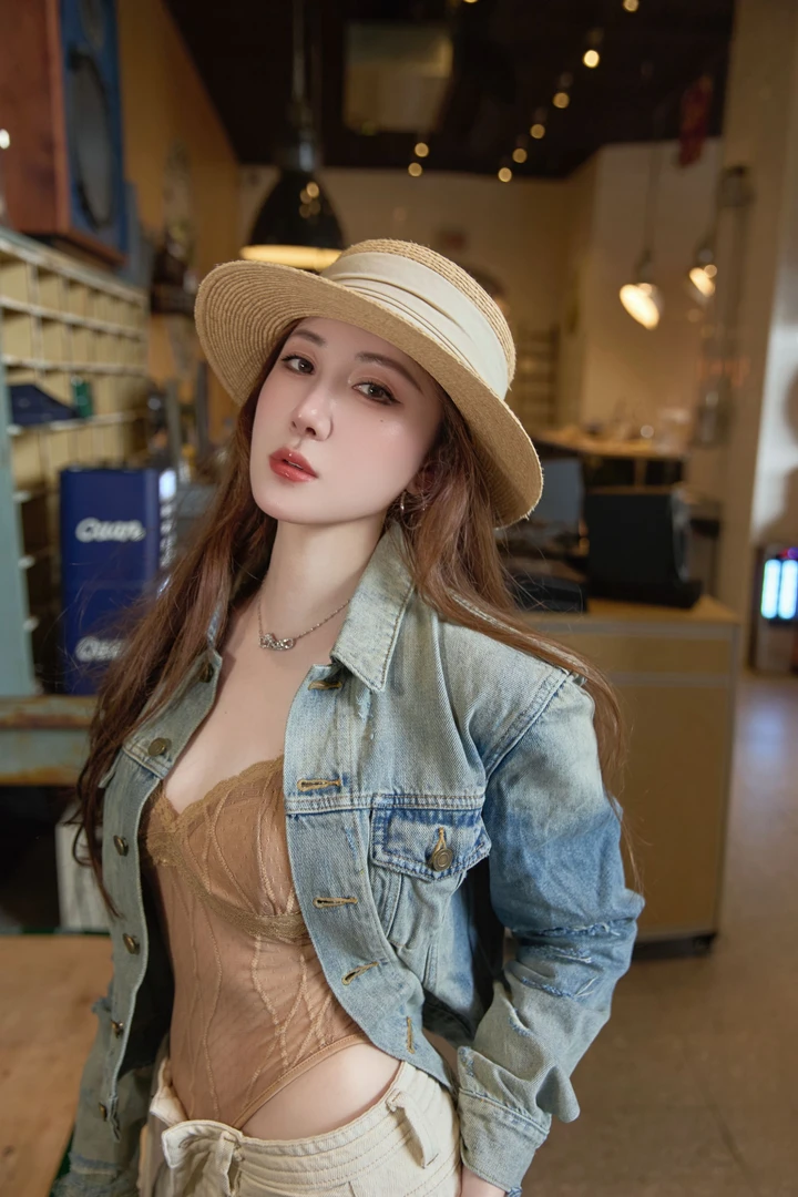 LIMERENCE “琉夏” 做旧破洞复古牛仔衣纯欲街头风