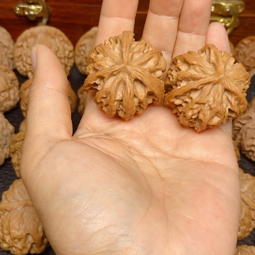 【闪购商品】吊坠文玩核桃君*三棱38