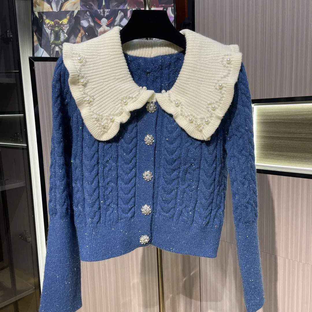 <猪猪出品>2025上新小香风气质蓝色时尚珍珠娃娃领针织开衫