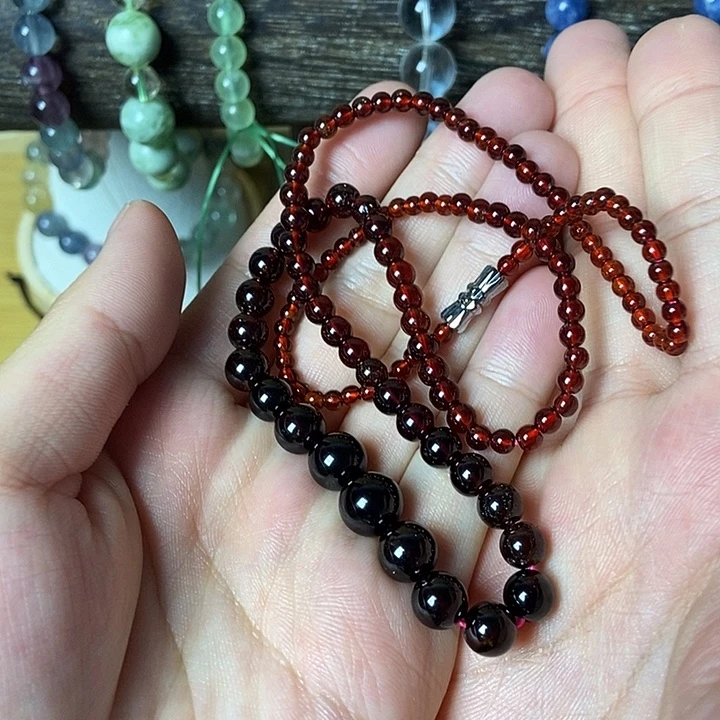 水晶手串未镶嵌石榴石