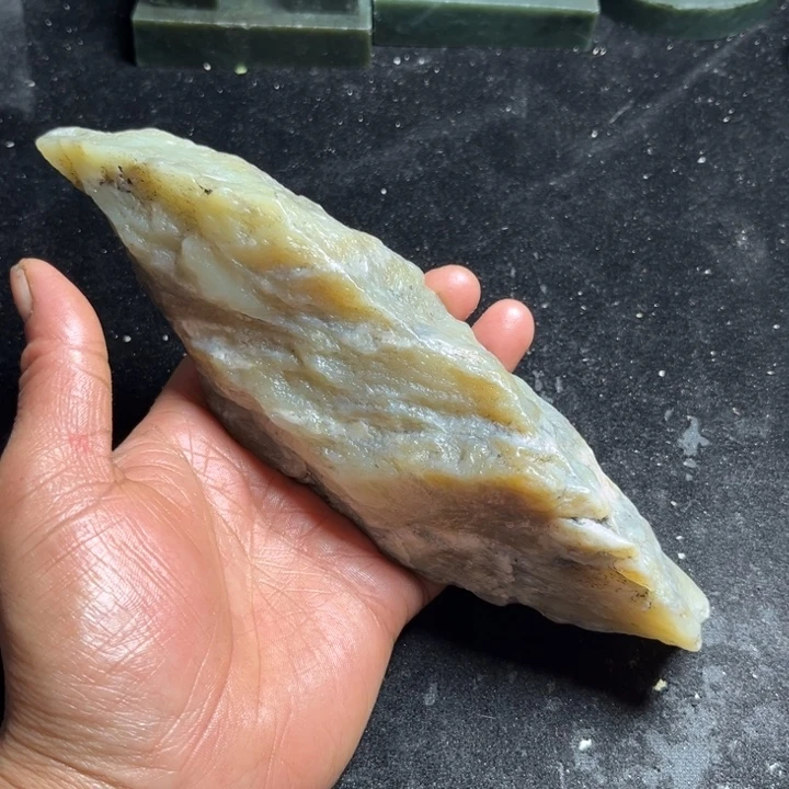 和田玉（糖玉）未镶嵌珠宝奇石