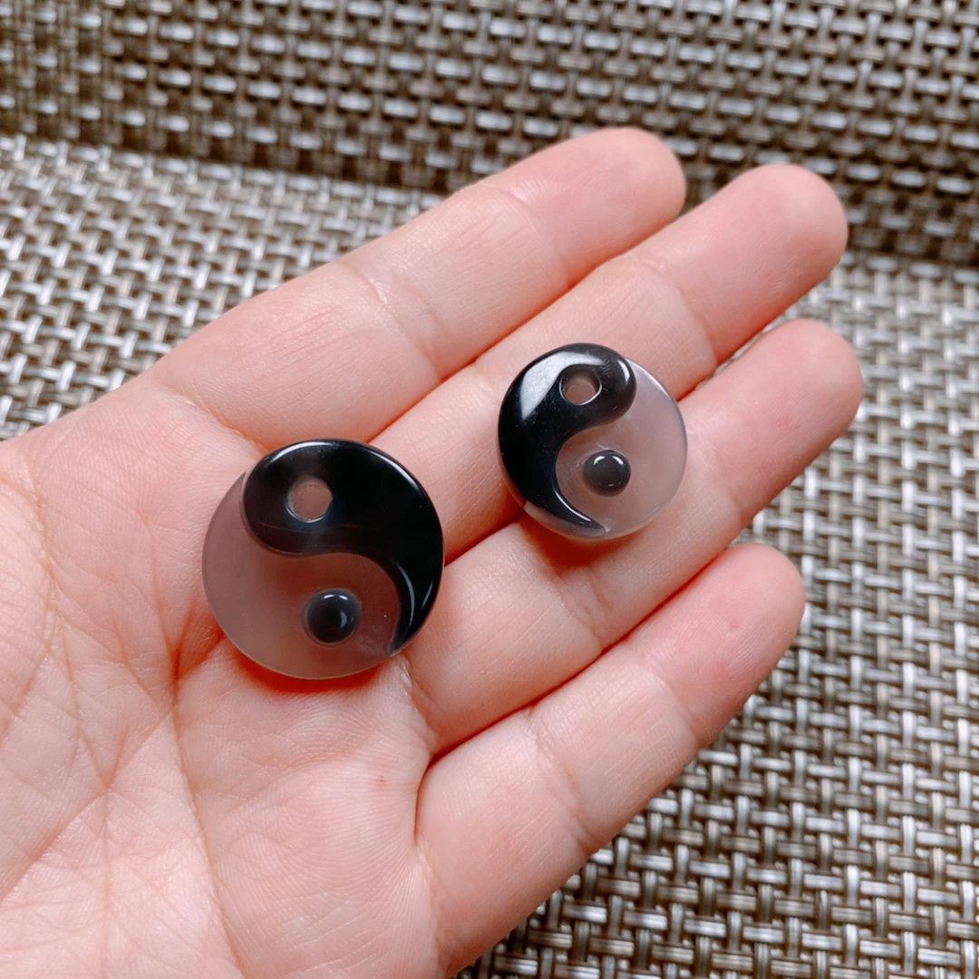 天然原石玛瑙手工俏色巧雕阴阳鱼挂件玛瑙太极阴阳鱼钥匙扣挂件