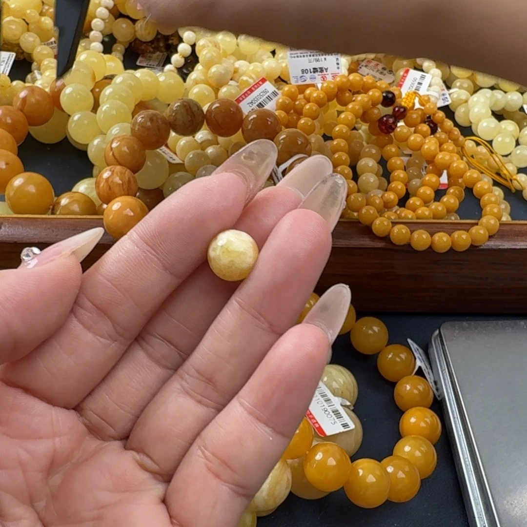 琥珀未镶嵌珠宝奇石