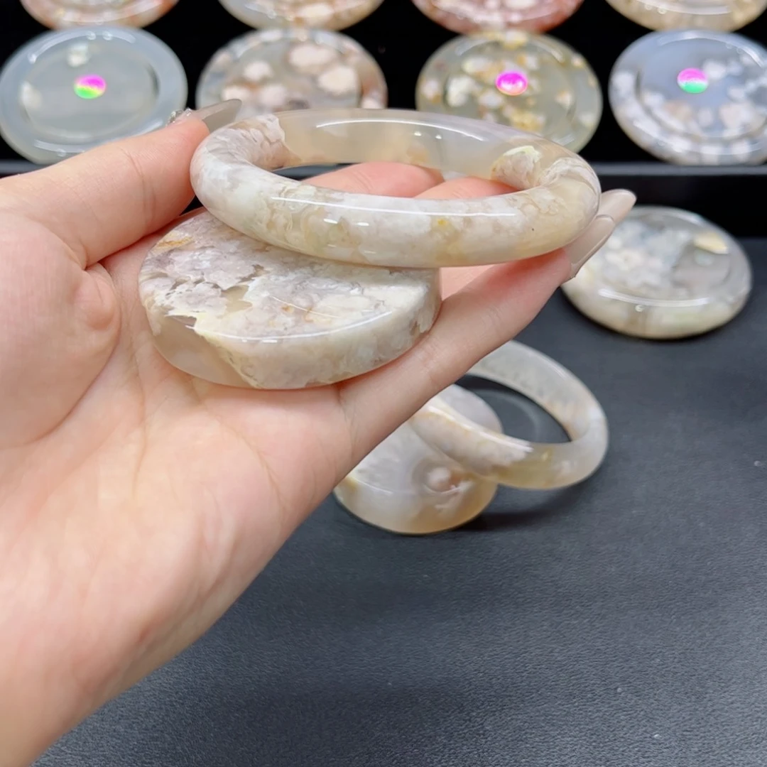 玛瑙/玉髓手镯未镶嵌58