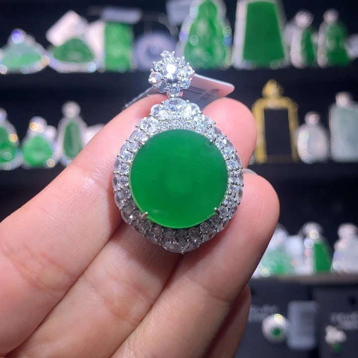 【闪购商品】颈饰银S925镶嵌翡翠