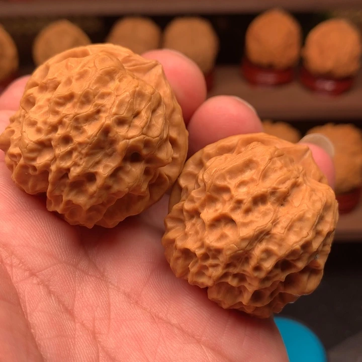 文玩核桃吊坠龙鳞