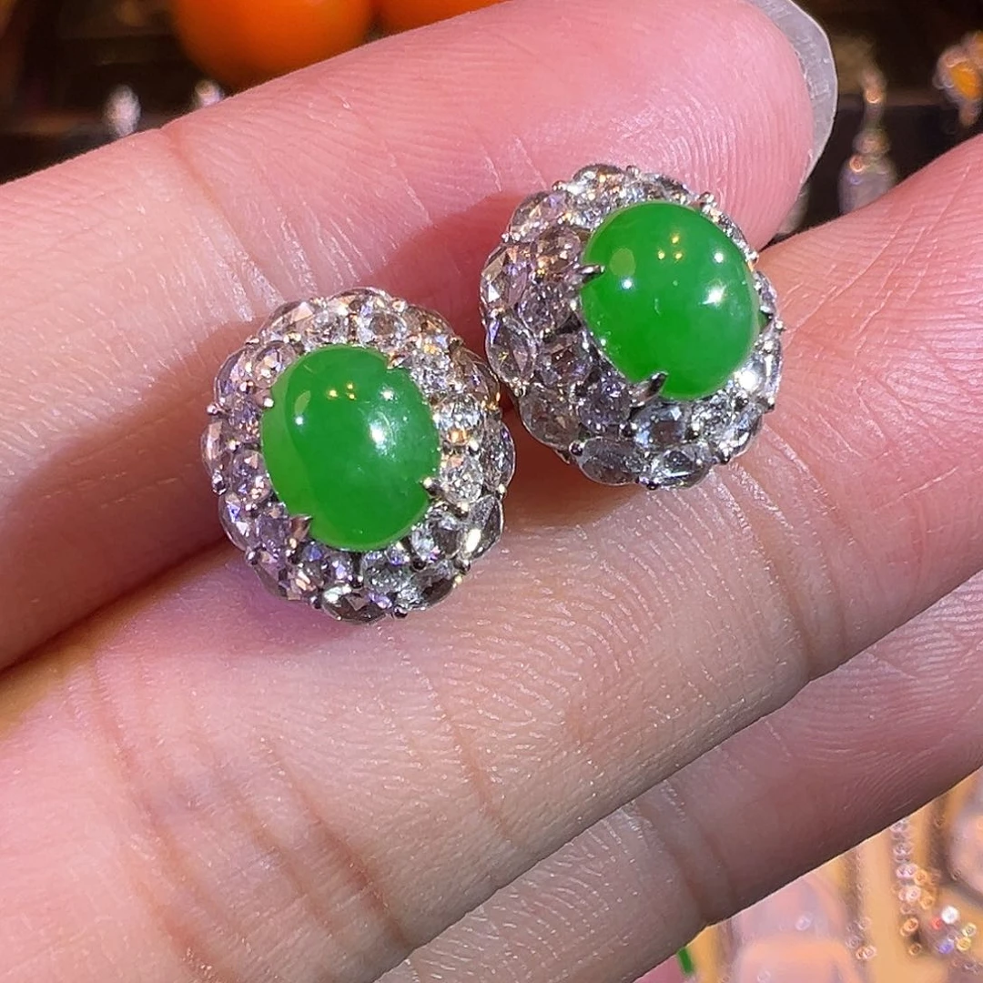 翡翠耳饰18K金镶嵌阳绿蛋面