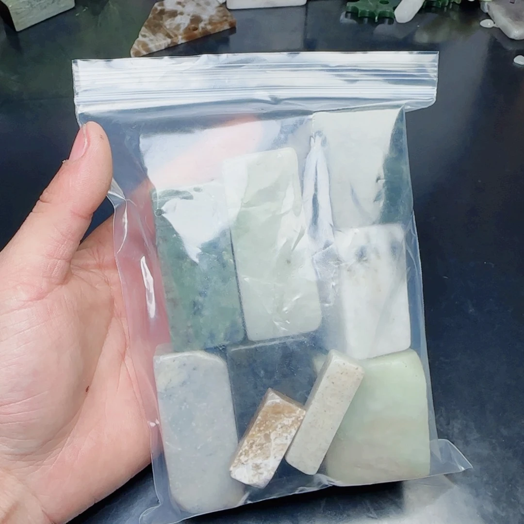 和田玉珠宝半成品未镶嵌楊****）