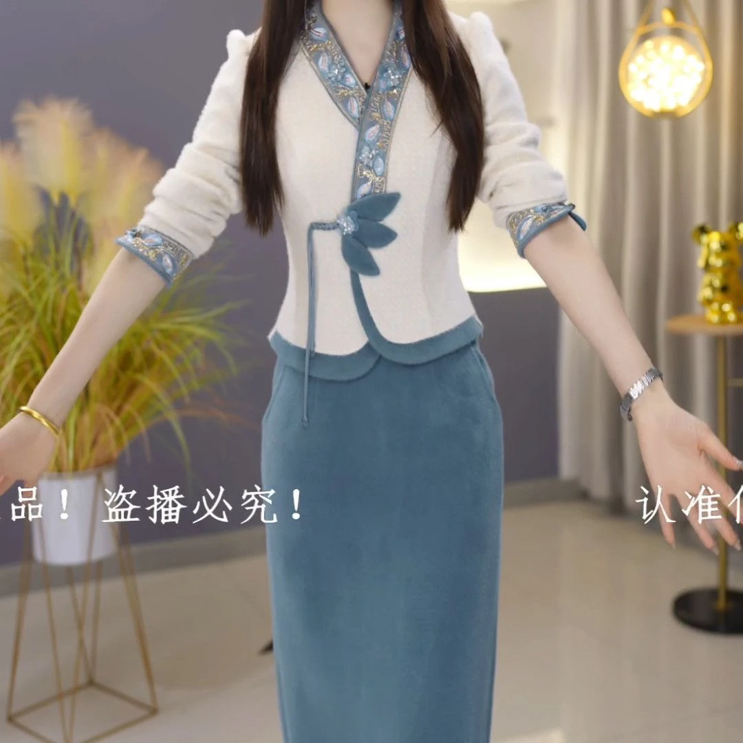 高级雪花绒加绒加厚刺绣上衣半身裙2025冬季新款洋气连衣裙两件套