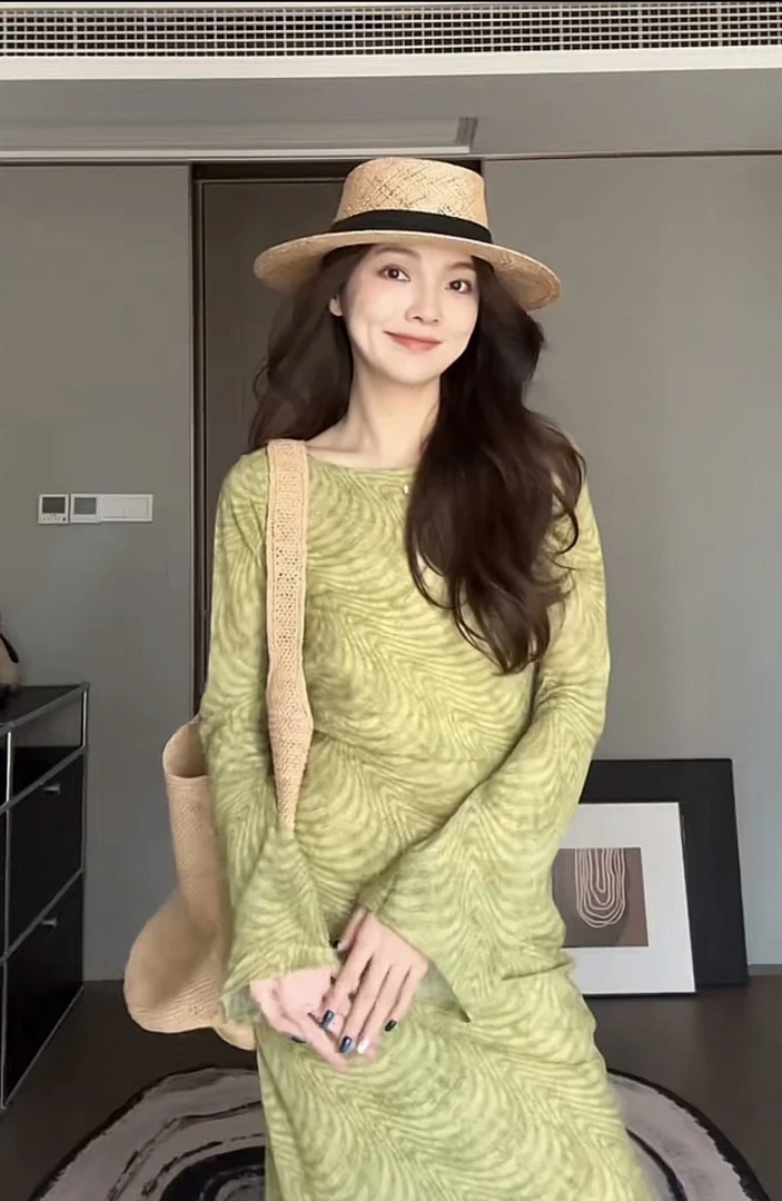 芝芝绿野诗行夏季女法式复古气质印花显瘦修身长袖连衣裙中长款