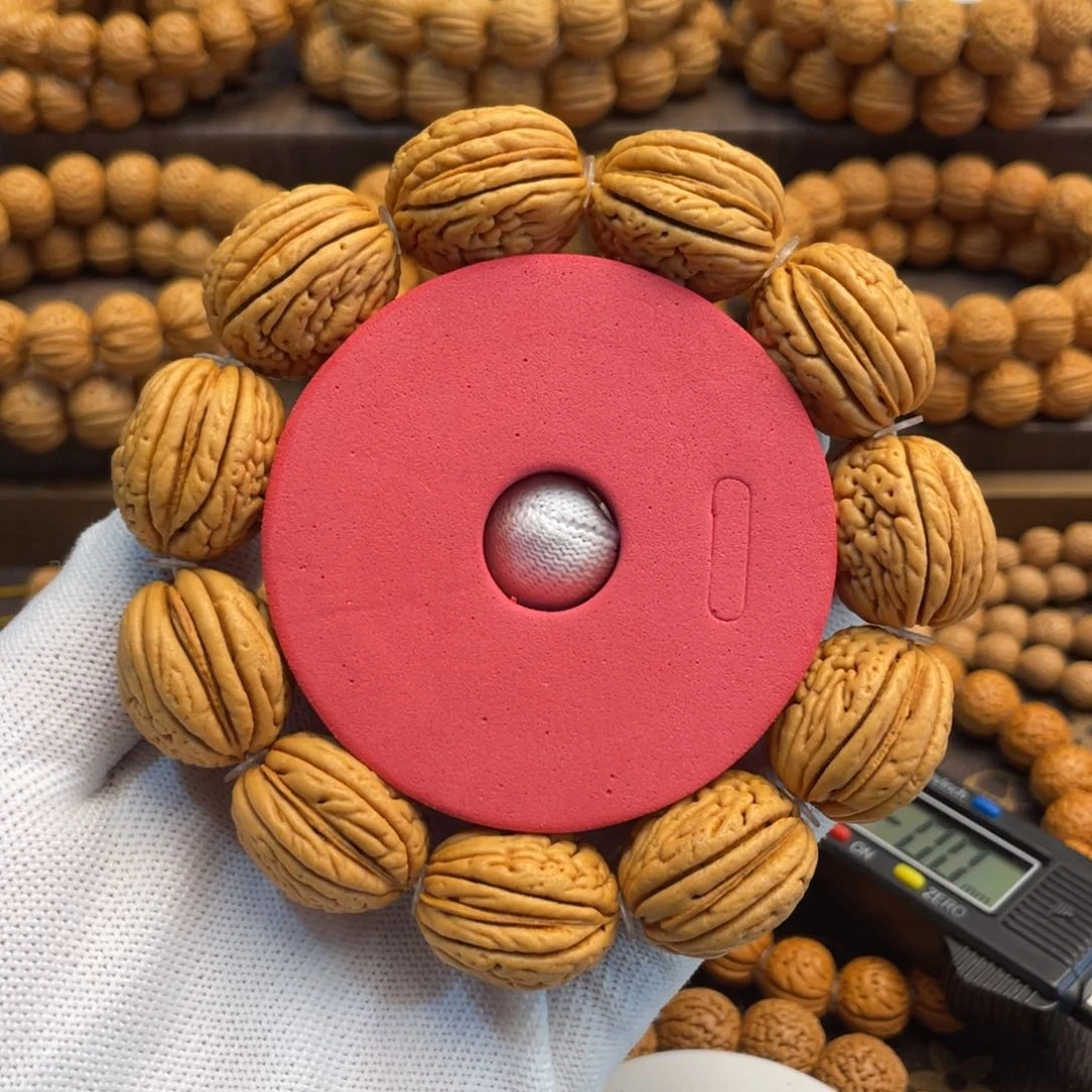 手串桃核大钱袋子