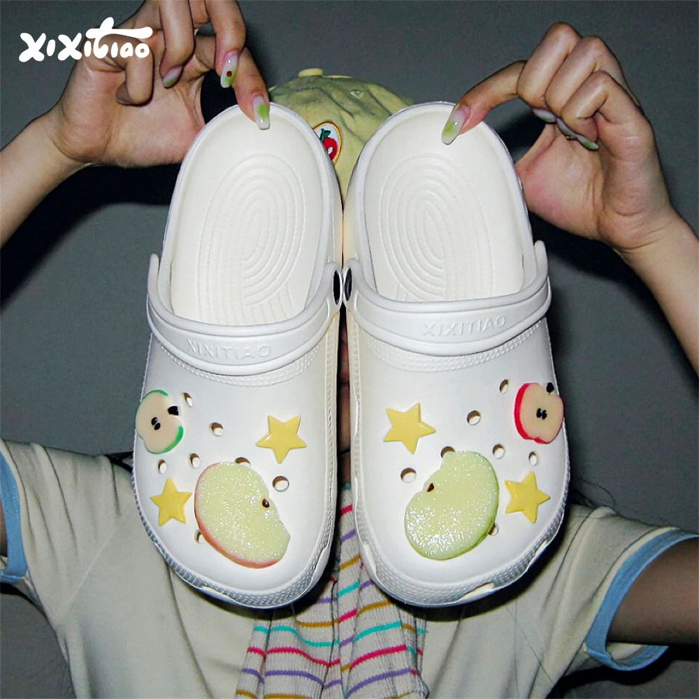 细细条 创意DIY仿真苹果片洞洞鞋女韩系星星海边沙滩度假凉拖鞋夏