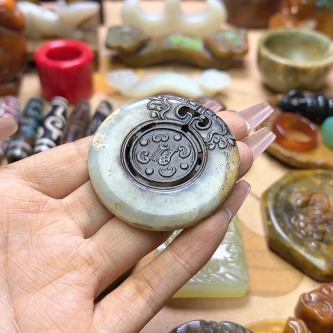 【闪购商品】蛇纹石玉颈饰未镶嵌