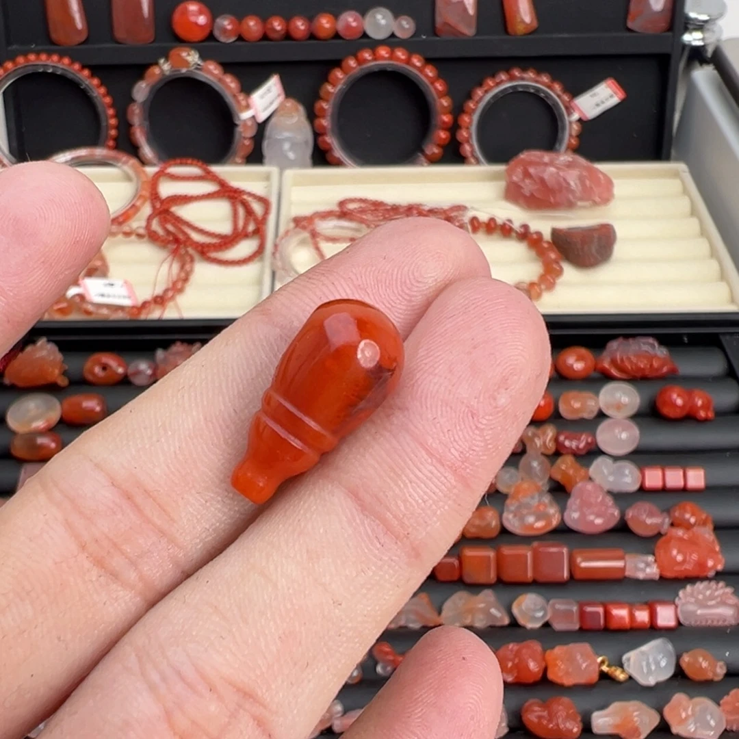 南红玛瑙未镶嵌颈饰三通