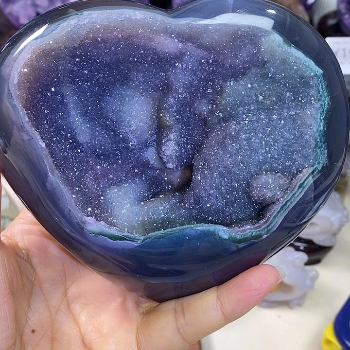 紫晶未镶嵌大型摆件（非配饰）