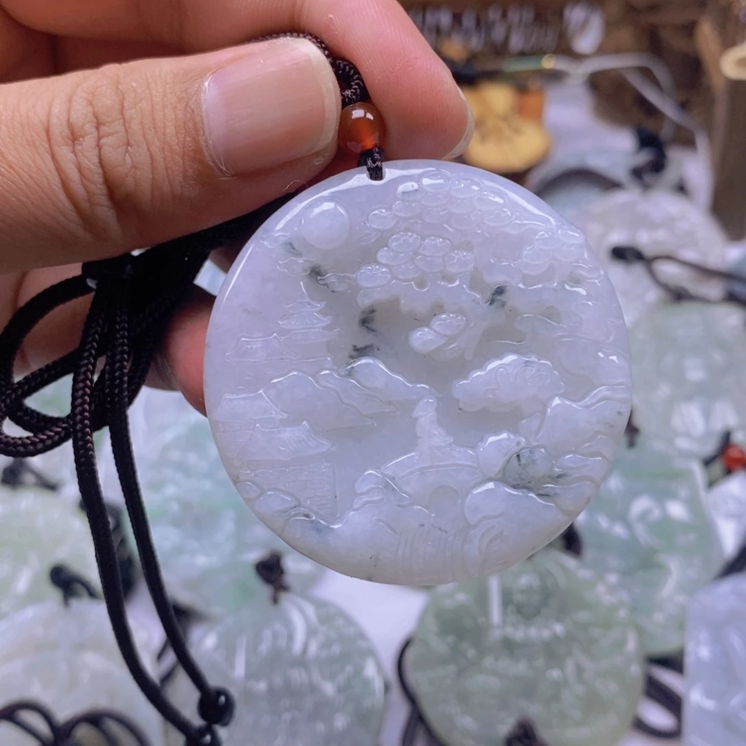 翡翠颈饰未镶嵌翡翠