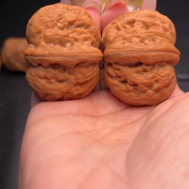 桃核把件43元宝狮子头