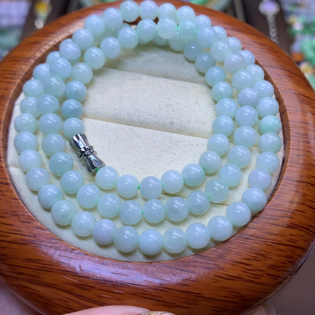 老***姐翡翠未镶嵌颈饰翡翠