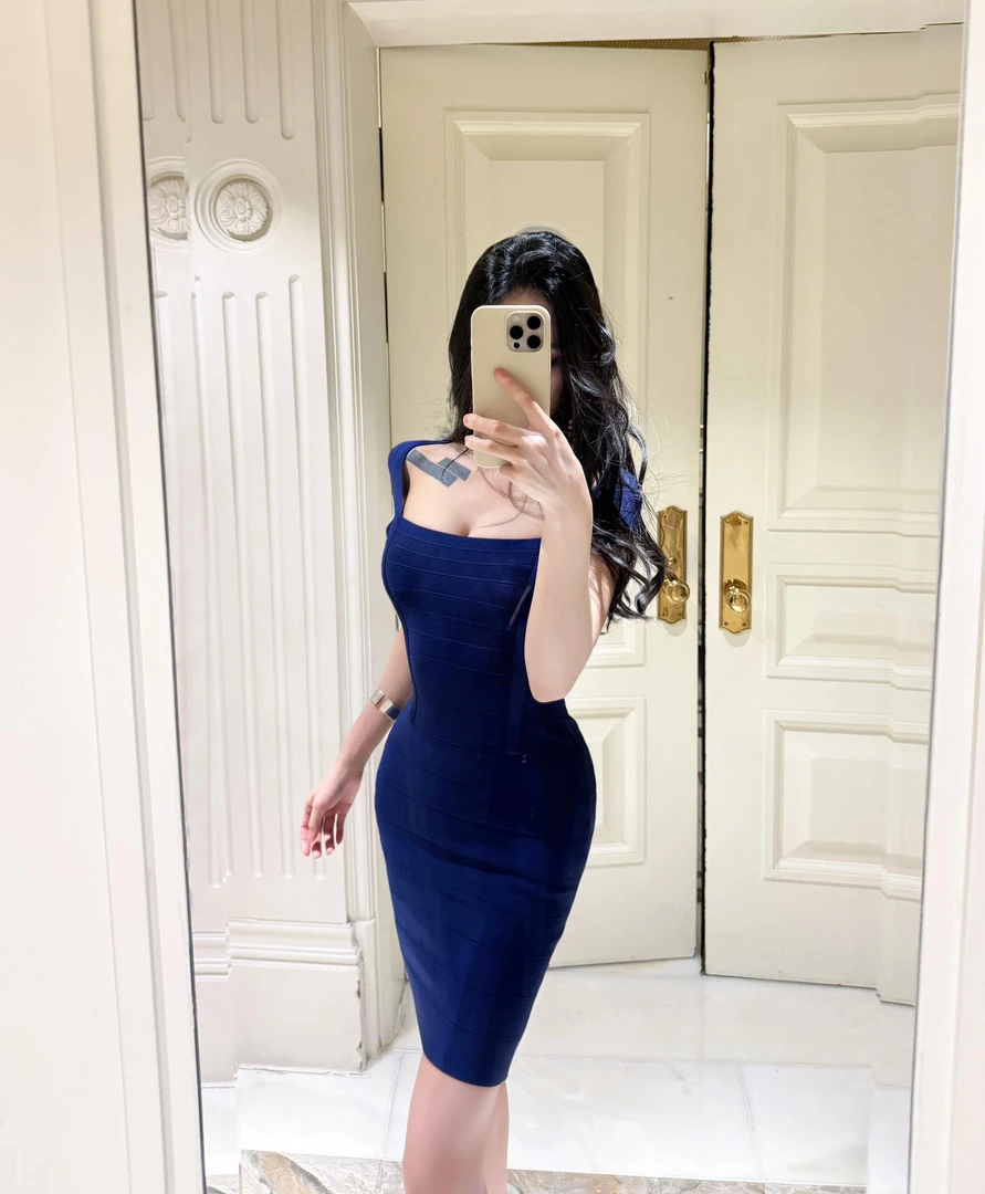 高级感方领绷带针织中长款连衣裙女优雅气质名媛掐腰包臀一步裙子