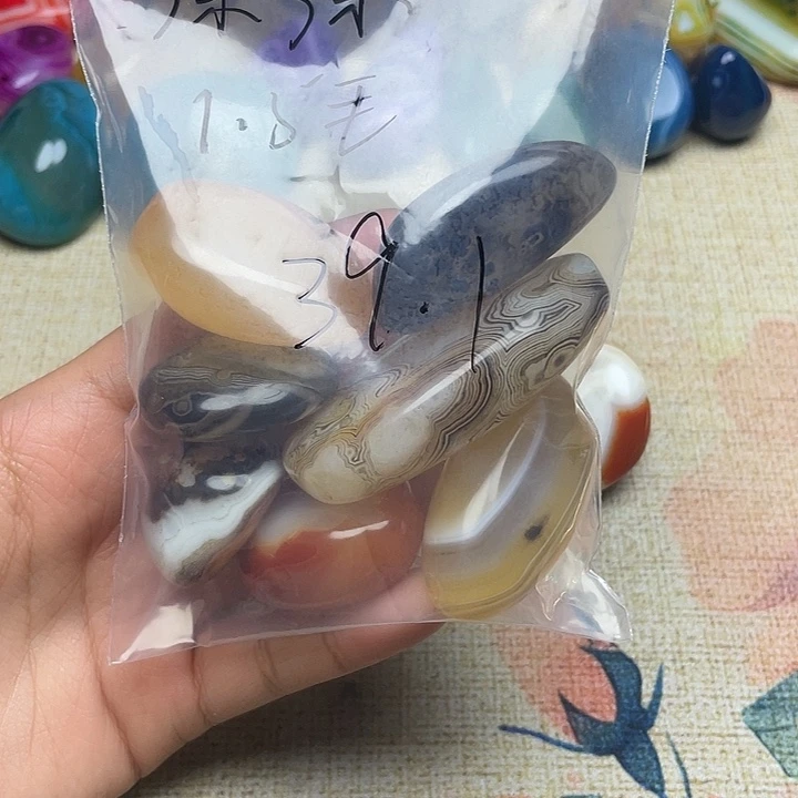 徐***来玛瑙/玉髓未镶嵌珠宝半成品