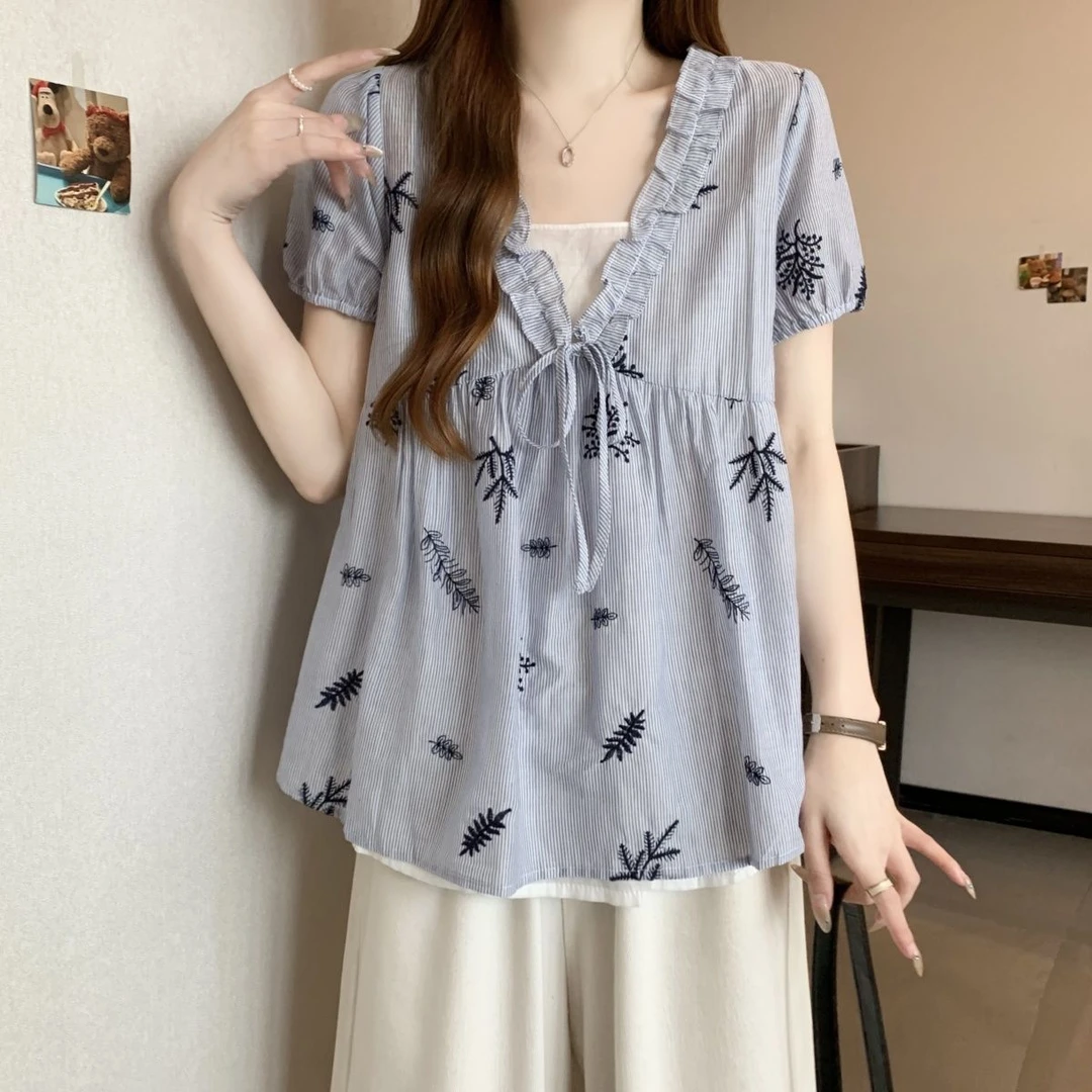 大码女装小清新蓝色衬衣2025夏季新款设计感方领刺绣小众短袖上衣
